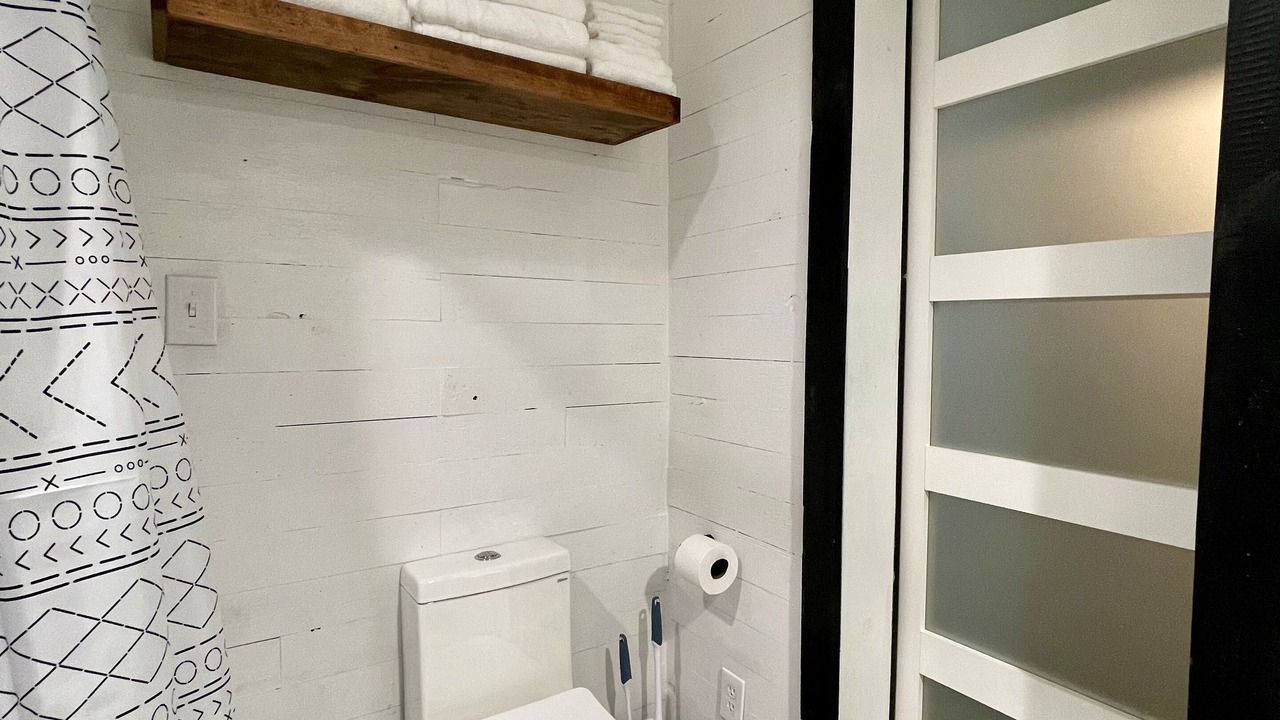 Photo of Bathroom in Calera