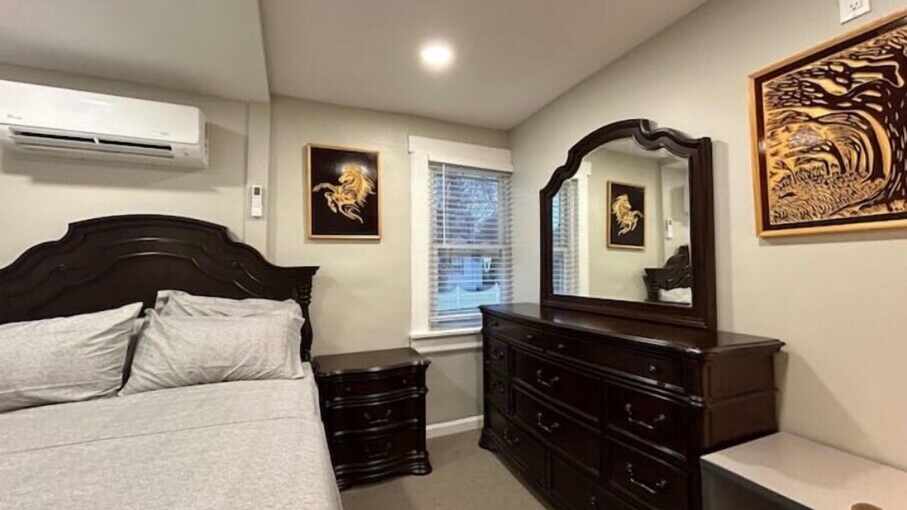 Photo of Bedroom in Teaneck