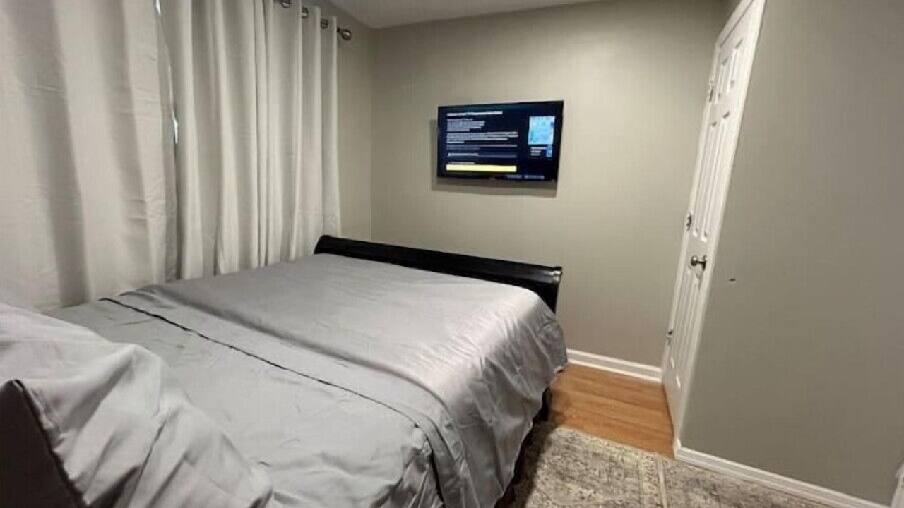 Photo of Bedroom in Teaneck