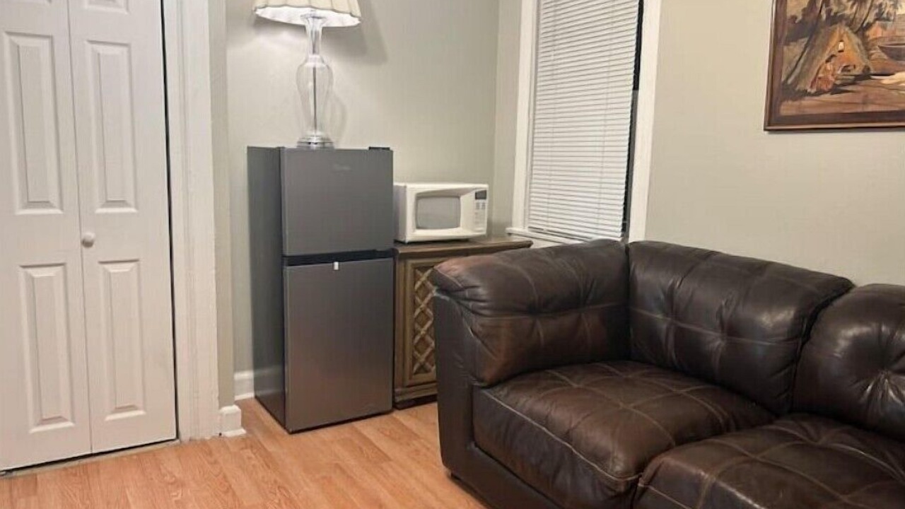 Photo of Livingroom in Teaneck