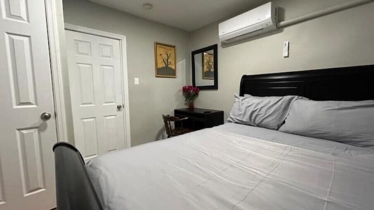 Photo of Bedroom in Teaneck