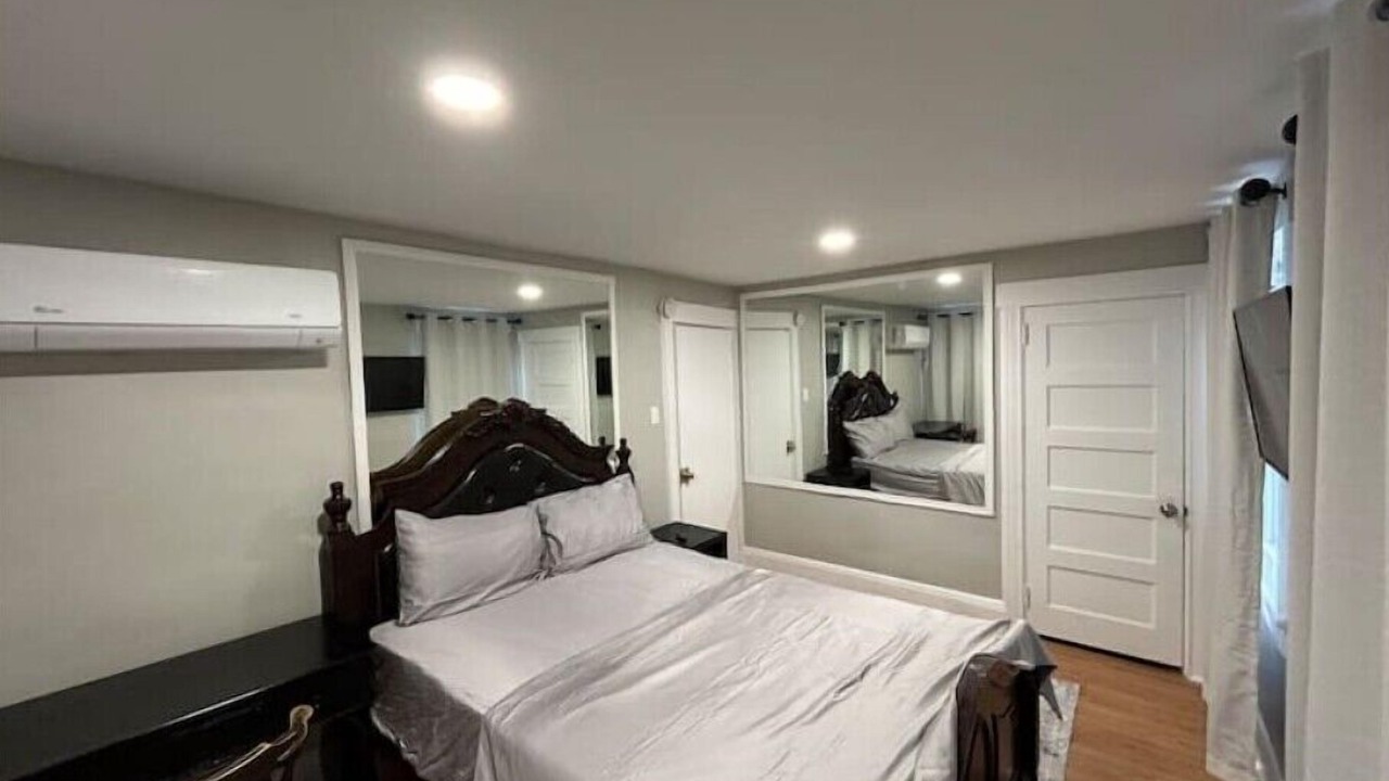 Photo of Bedroom in Teaneck