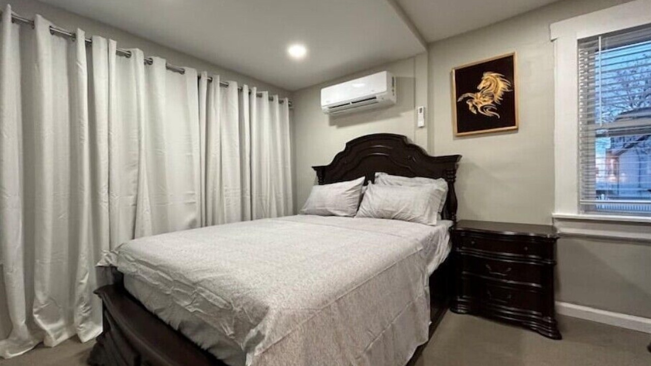 Photo of Bedroom in Teaneck