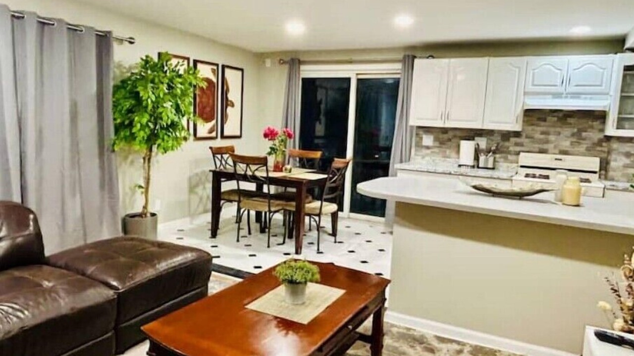 Photo of Livingroom in Teaneck