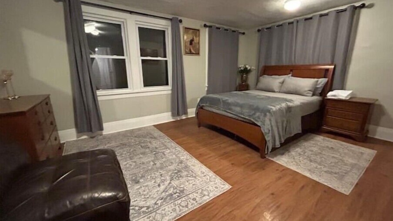 Photo of Bedroom in Teaneck