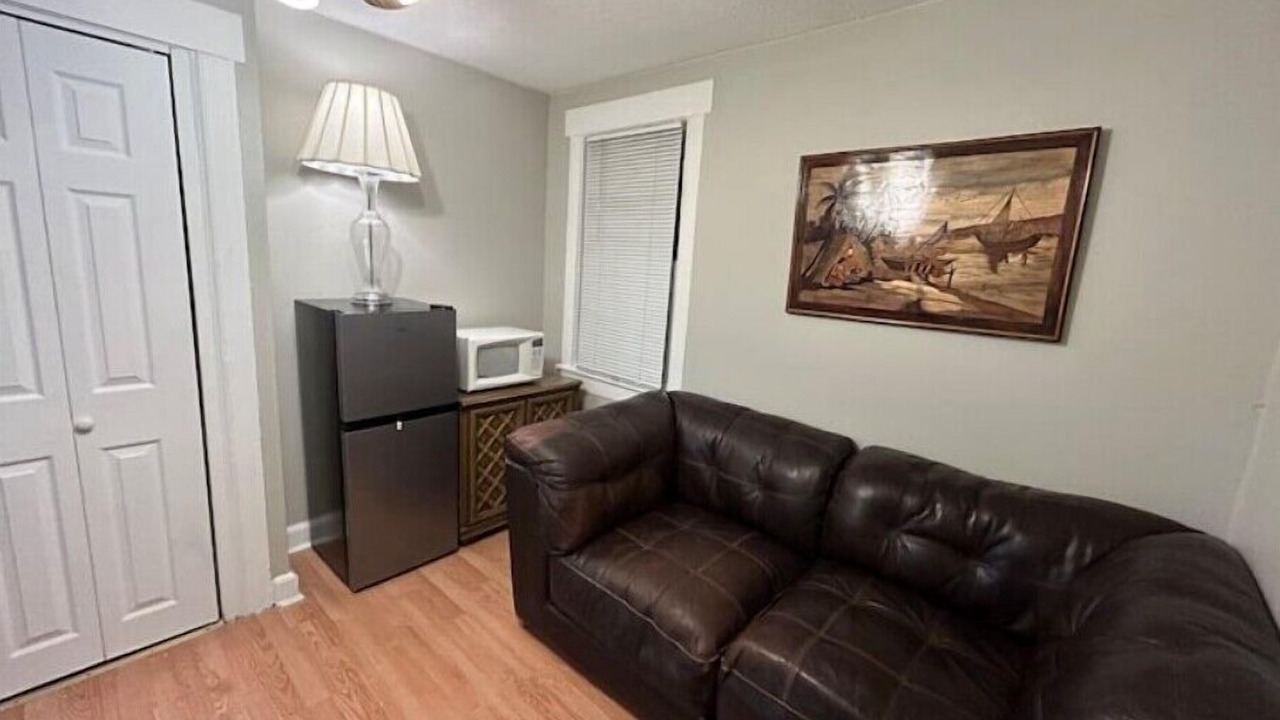 Photo of Livingroom in Teaneck