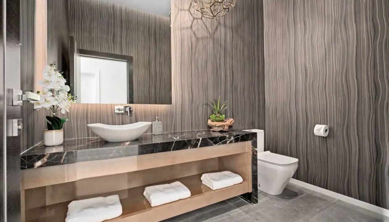 Photo of Bathroom in NoHo Arts District