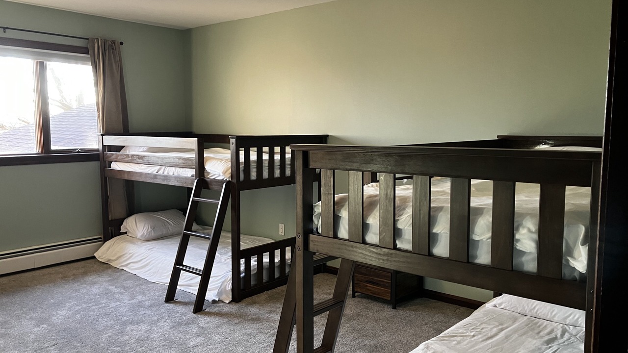 Photo of Bedroom in Conneaut