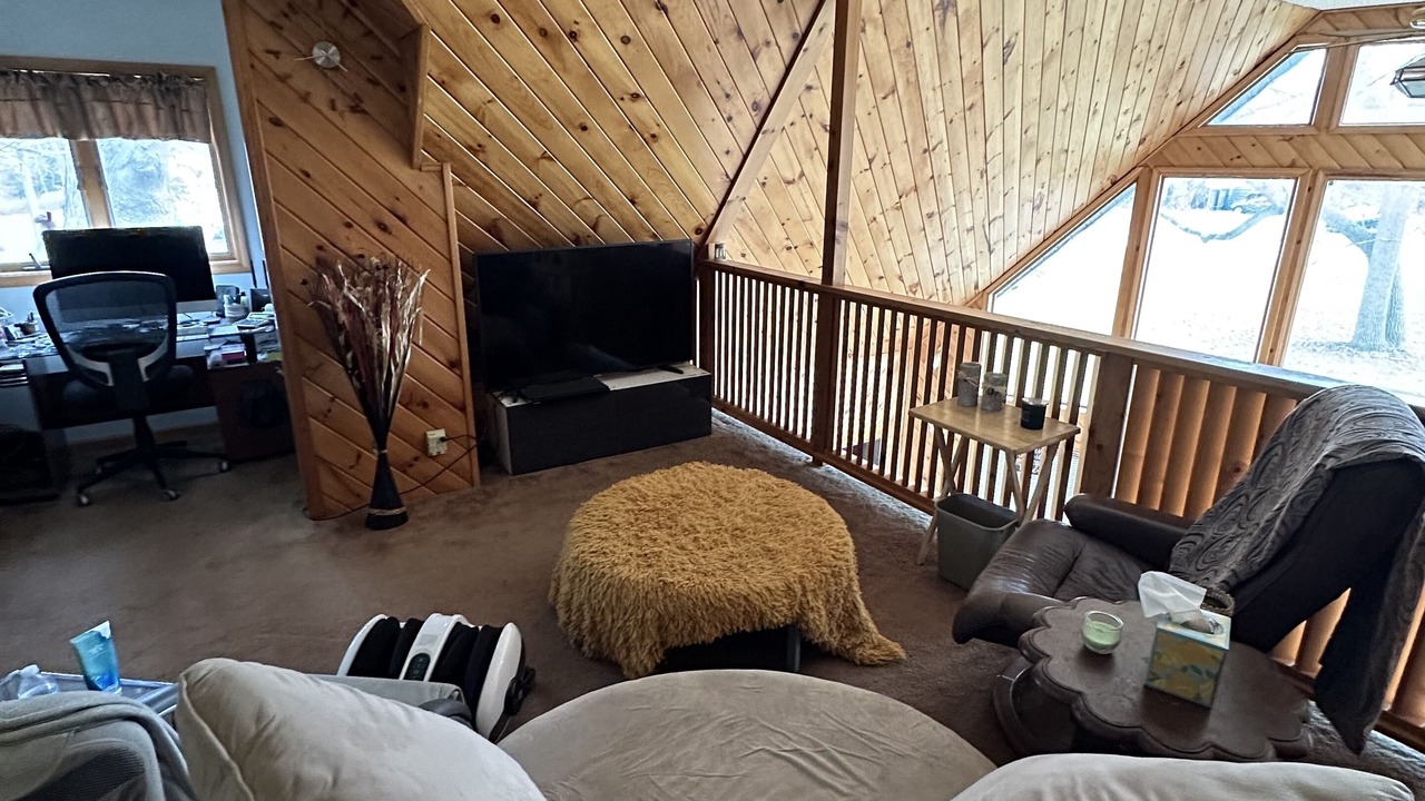 Photo of Livingroom in Youngstown