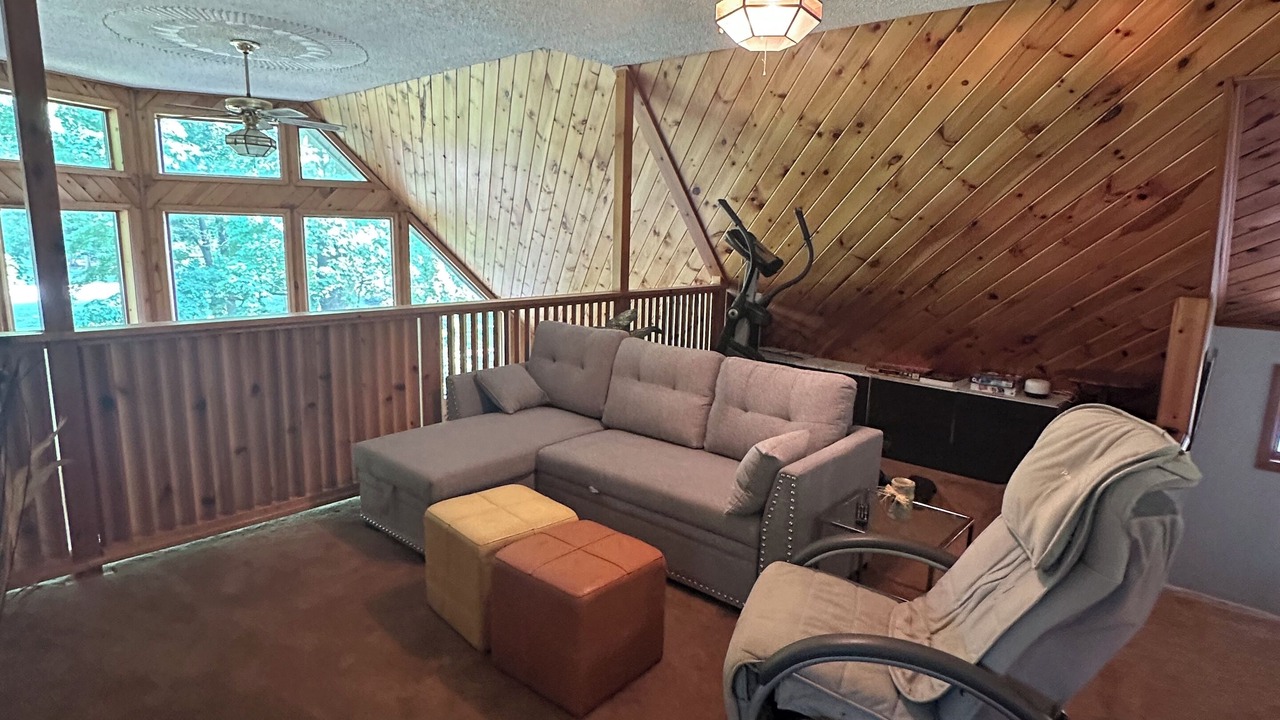 Photo of Livingroom in Youngstown