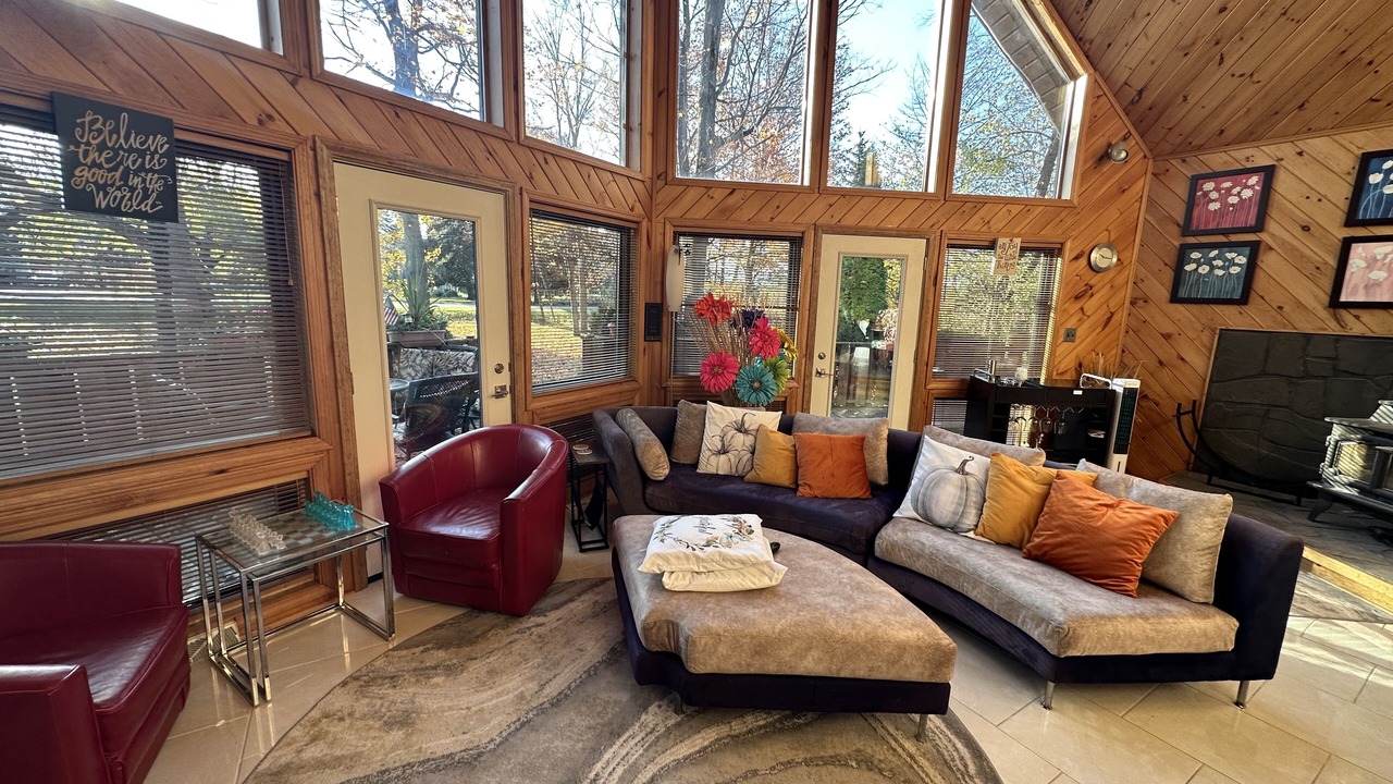 Photo of Livingroom in Youngstown