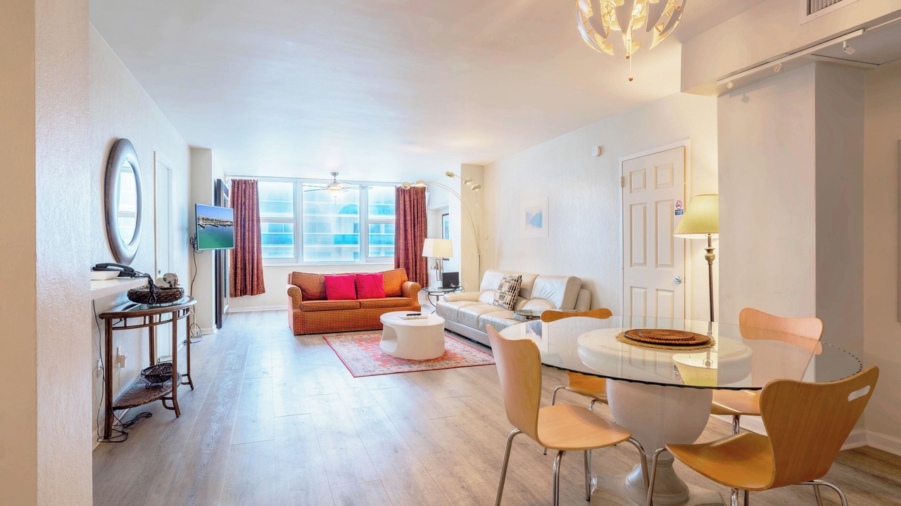 Photo of Livingroom in Galt Mile