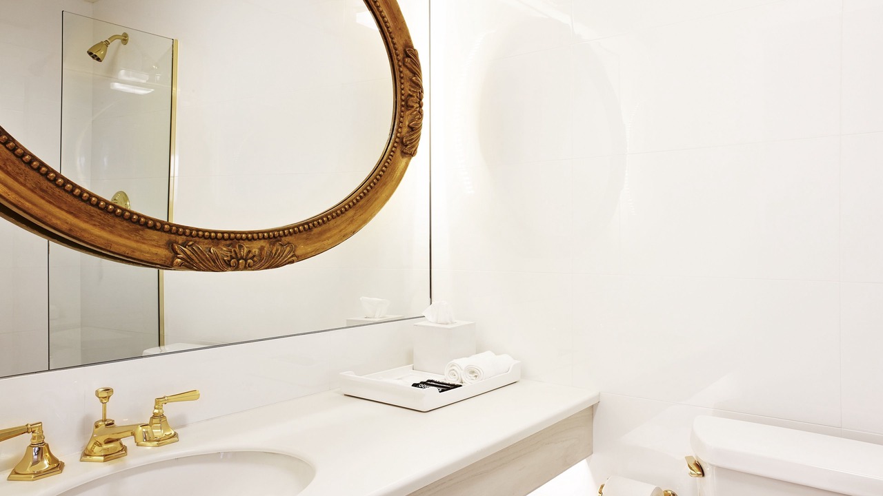 Photo of Bathroom in Wilshire Center