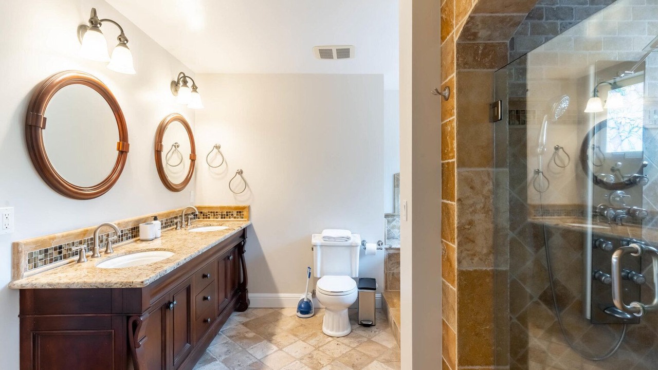 Photo of Bathroom in Cambrian