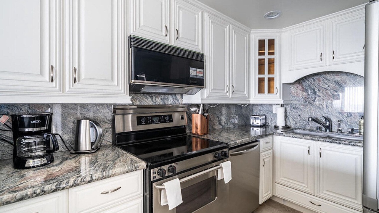 Photo of Kitchen in Alamitos Beach