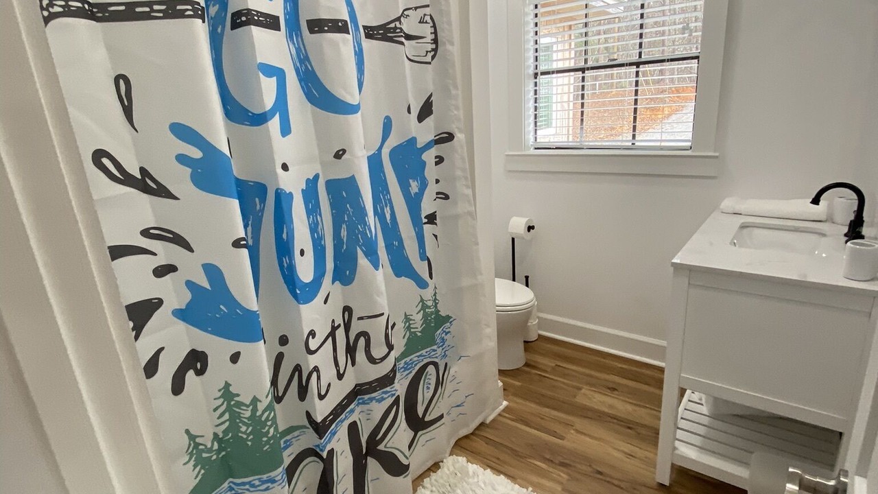 Photo of Bathroom in Titus