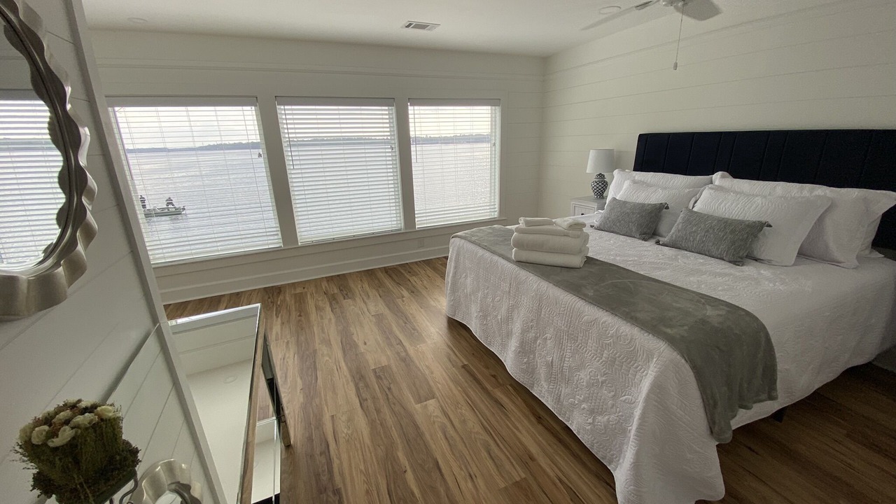 Photo of Bedroom in Titus