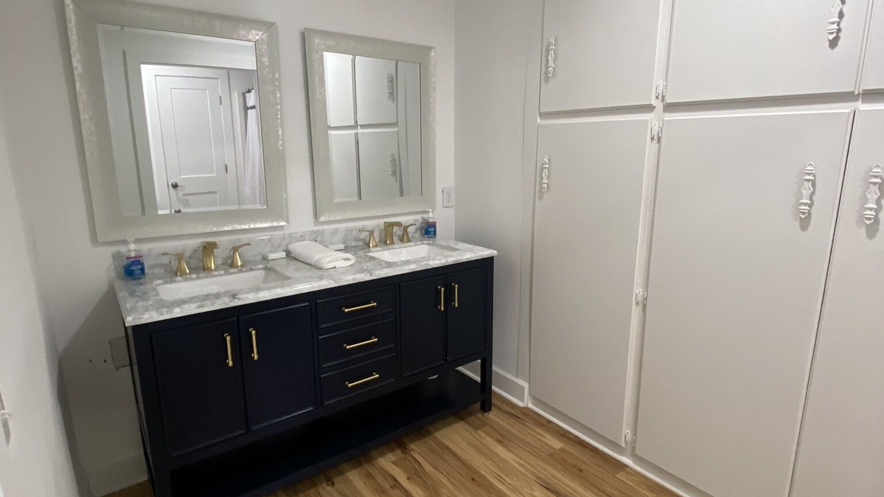 Photo of Bathroom in Titus