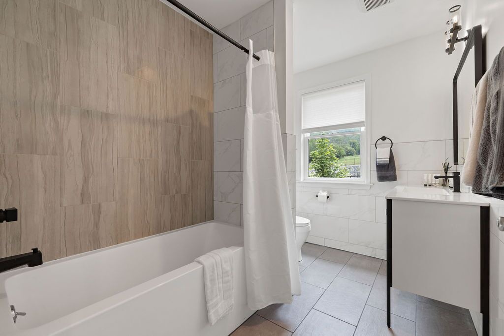 Photo of Bathroom in Newburgh