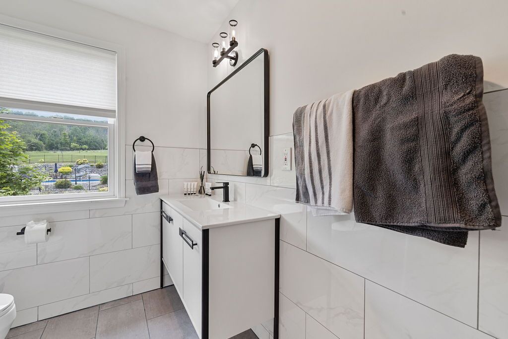 Photo of Bathroom in Newburgh