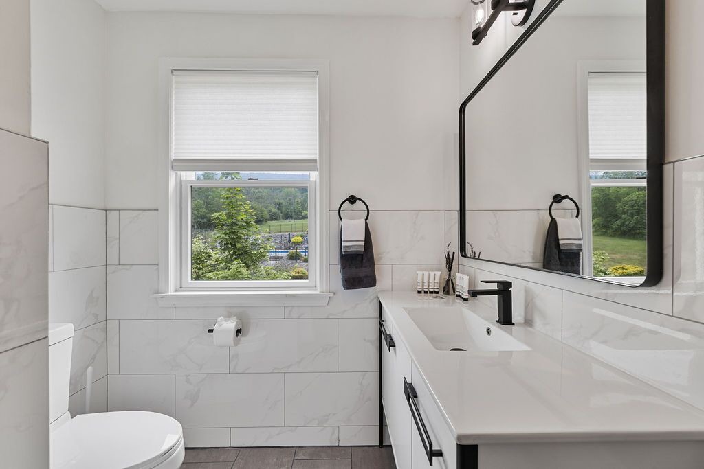 Photo of Bathroom in Newburgh
