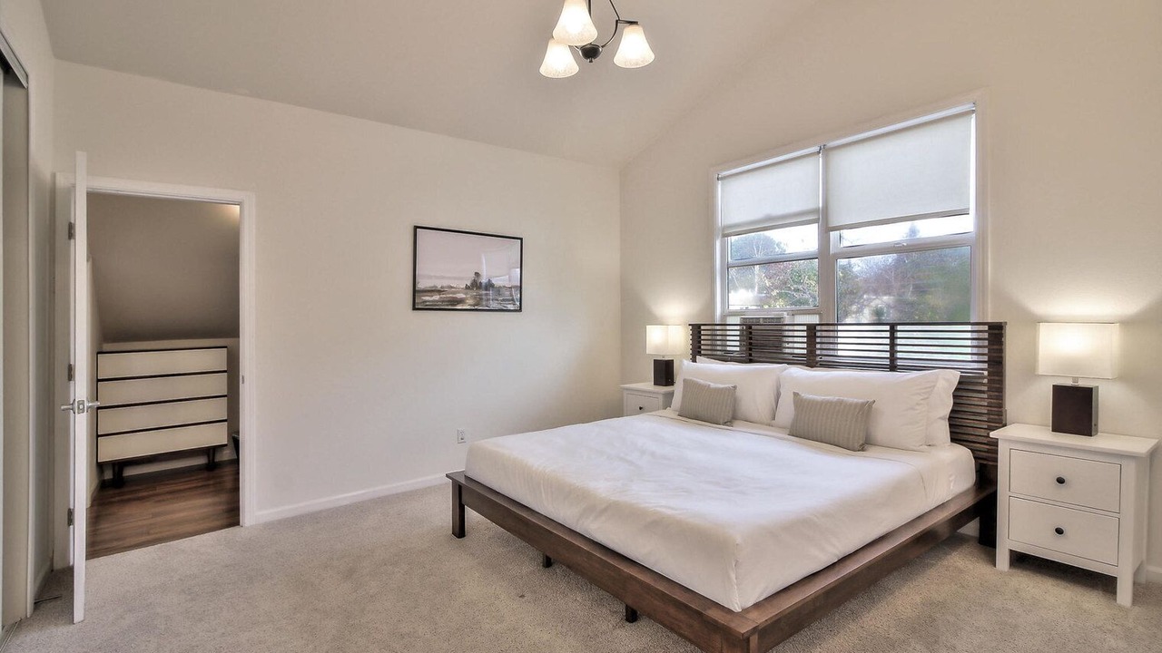 Photo of Bedroom in Mountain View