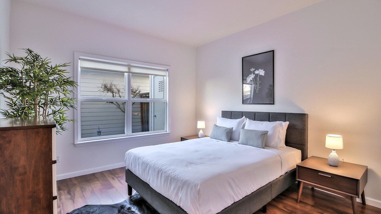 Photo of Bedroom in Mountain View