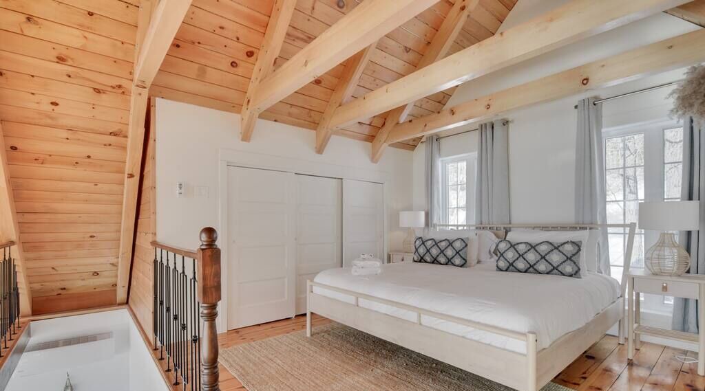 Photo of Bedroom in Baie-St-Paul