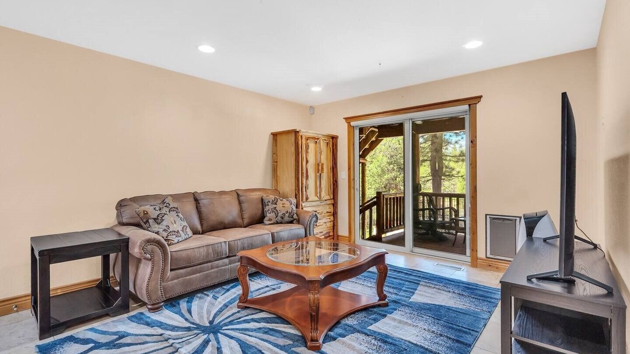 Photo of Bedroom in Country Club Estates