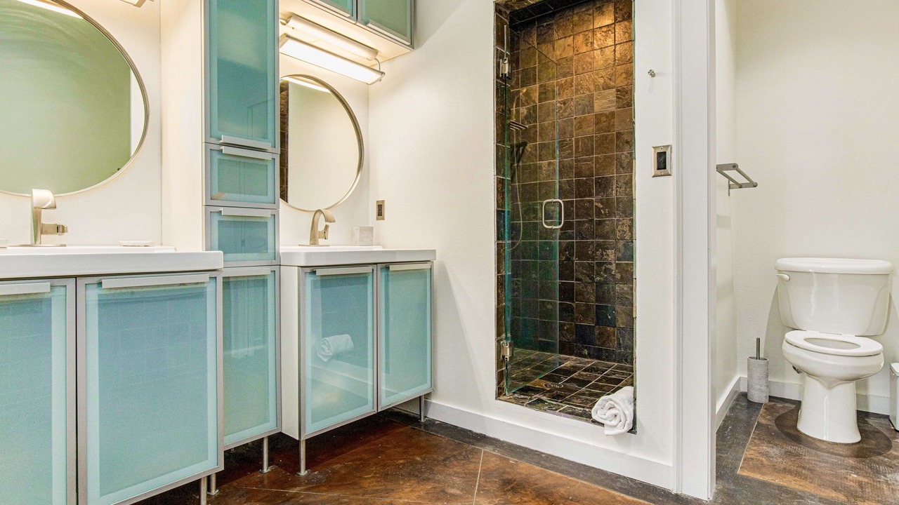 Photo of Bathroom in Southeast Pensacola