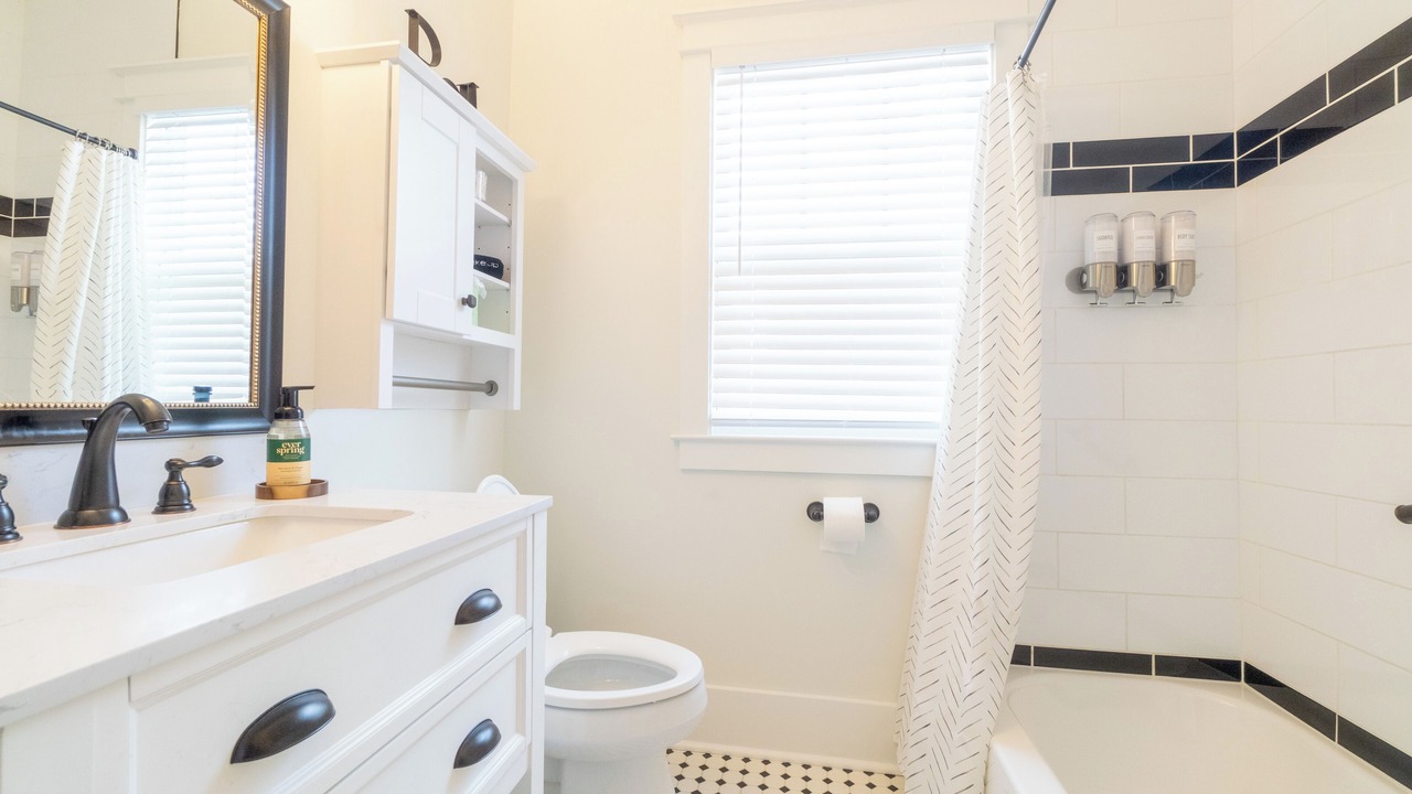 Photo of Bathroom in East Memphis