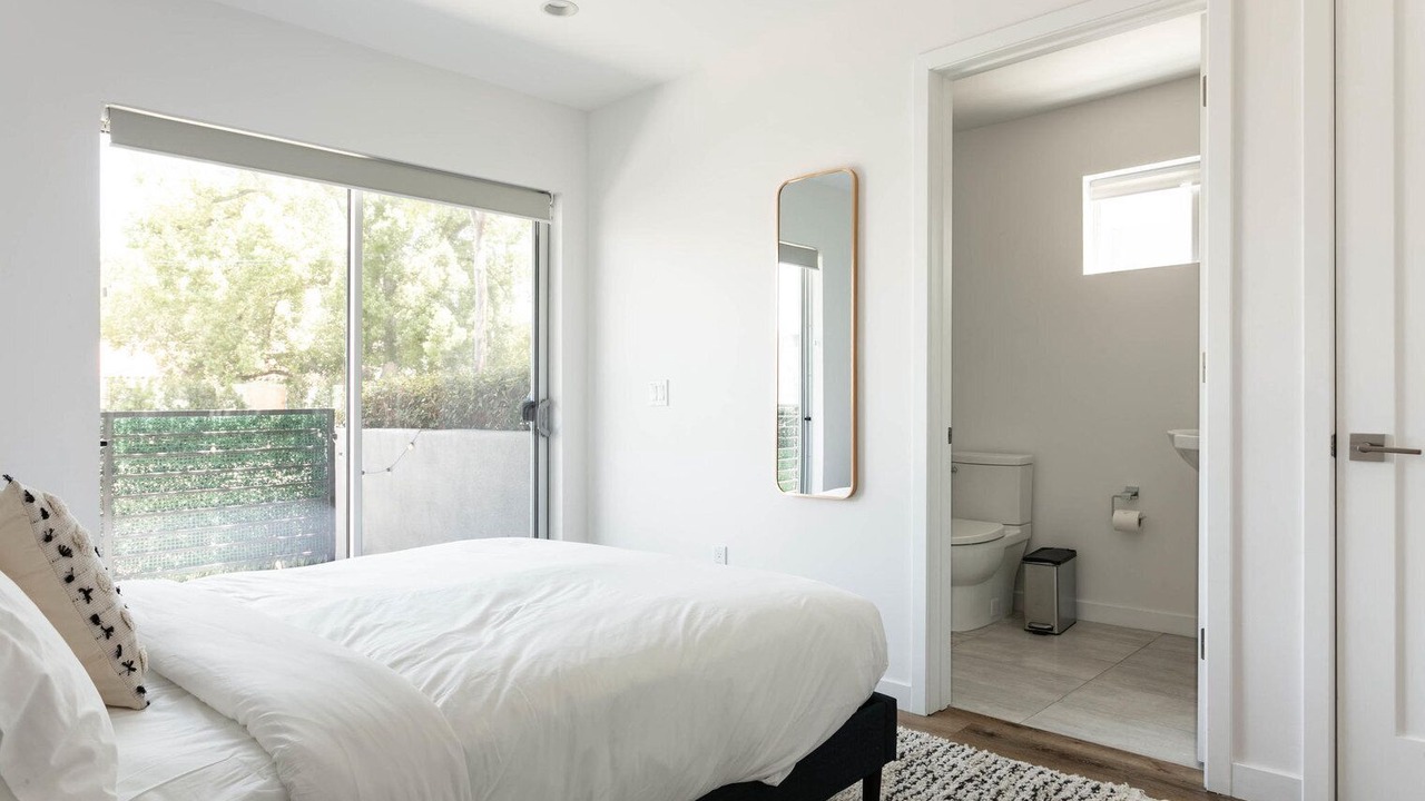 Photo of Bedroom in Valley Village
