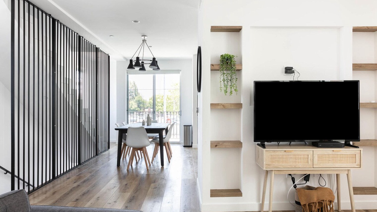 Photo of Livingroom in Valley Village