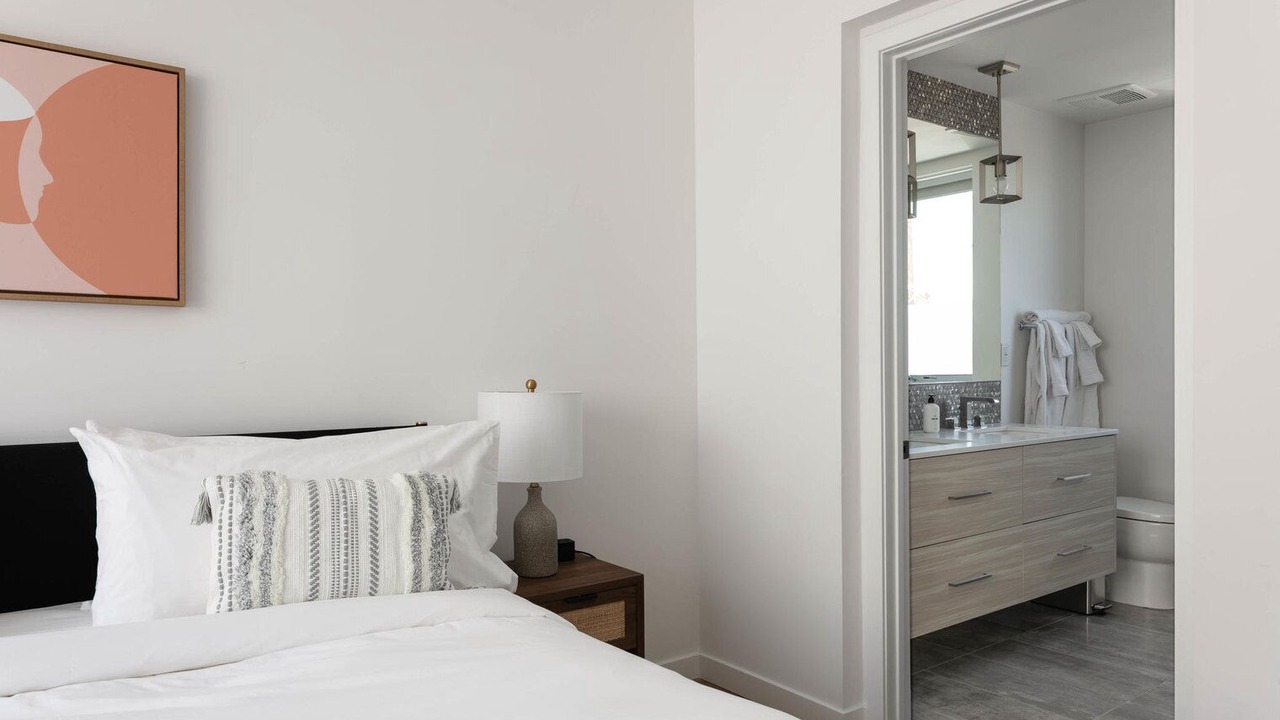 Photo of Bedroom in Valley Village