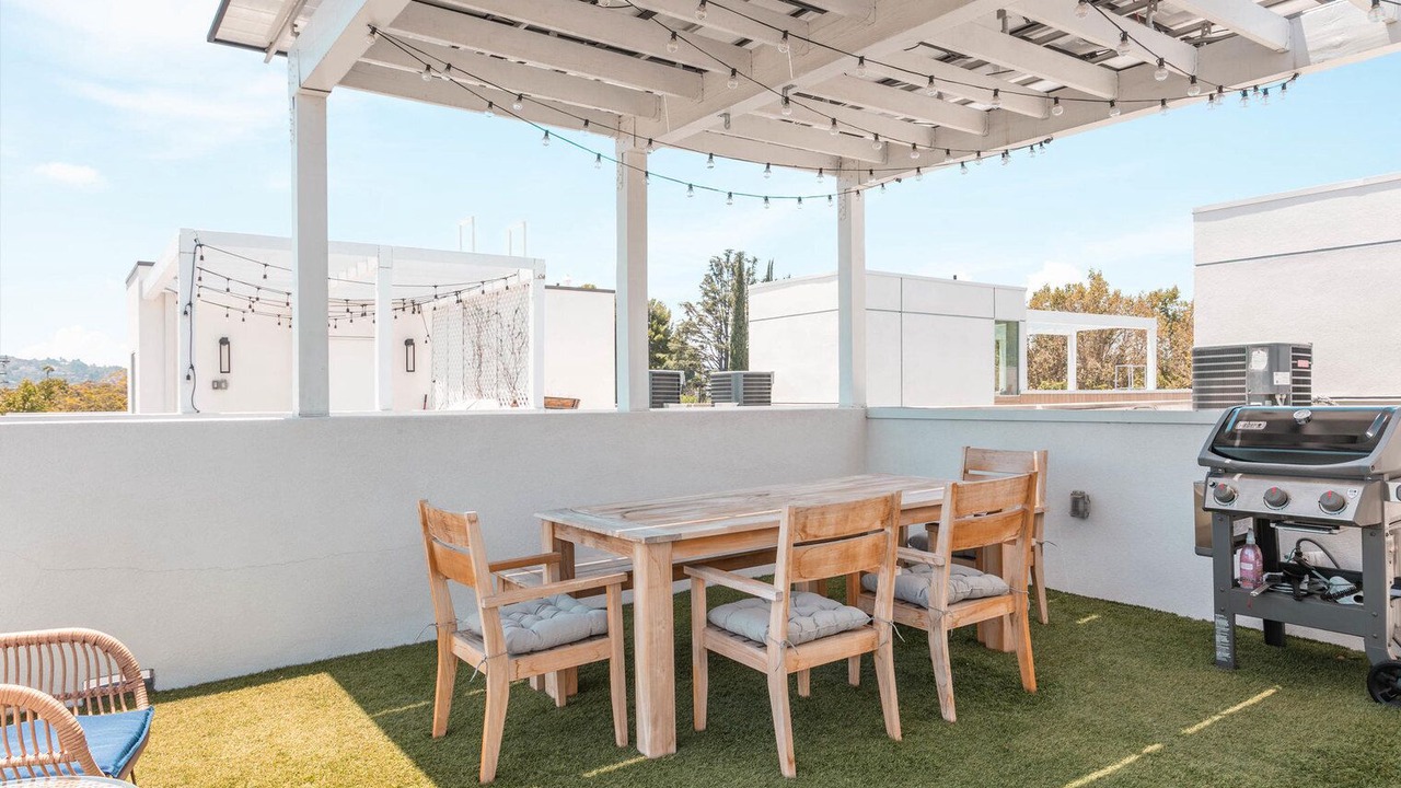 Photo of Outdoor in Valley Village