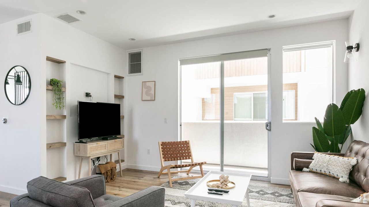 Photo of Livingroom in Valley Village