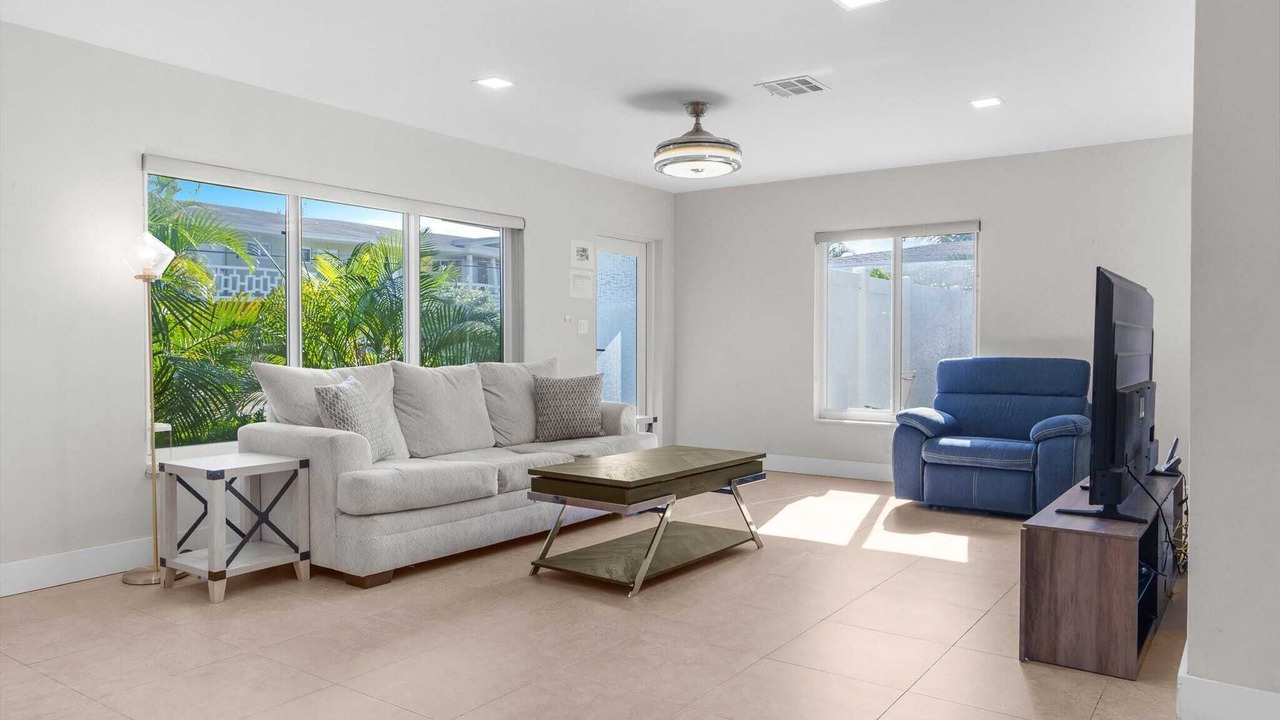 Photo of Livingroom in Coral Shores