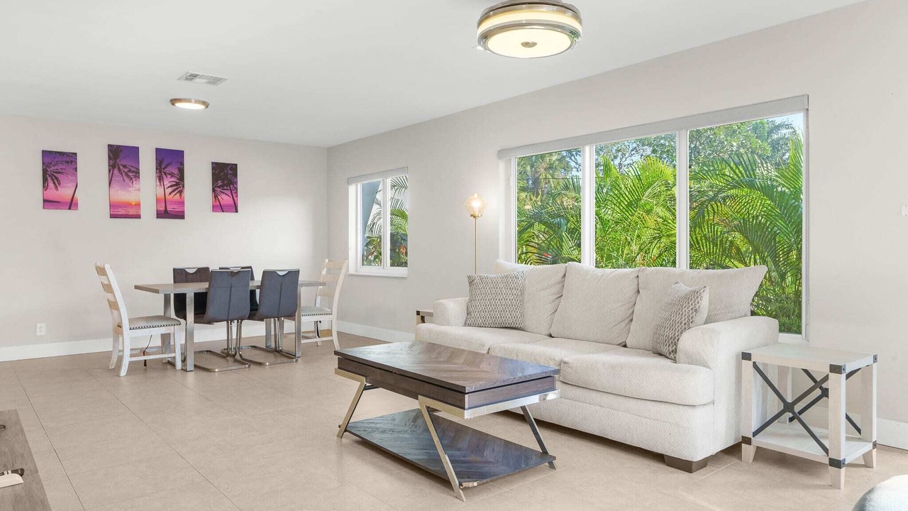 Photo of Livingroom in Coral Shores