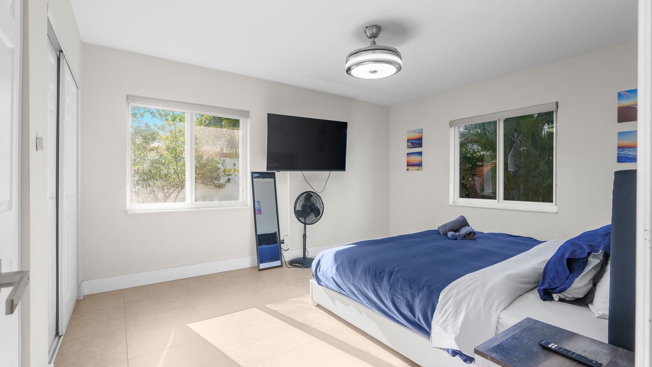 Photo of Bedroom in Coral Shores