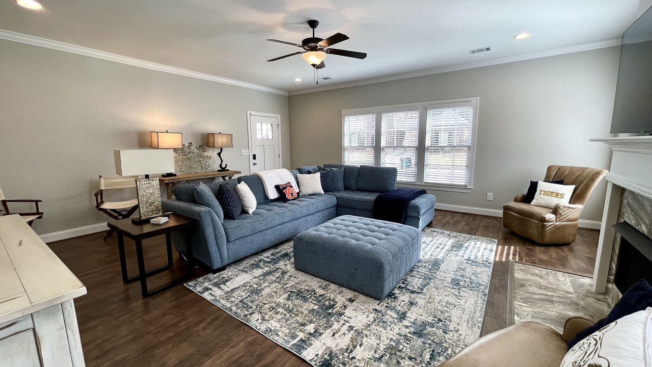Photo of Livingroom in Auburn
