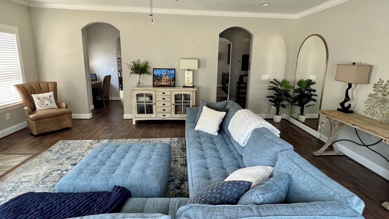 Photo of Livingroom in Auburn