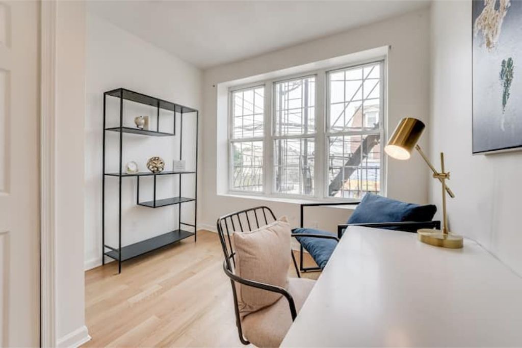 Photo of Livingroom in Communipaw