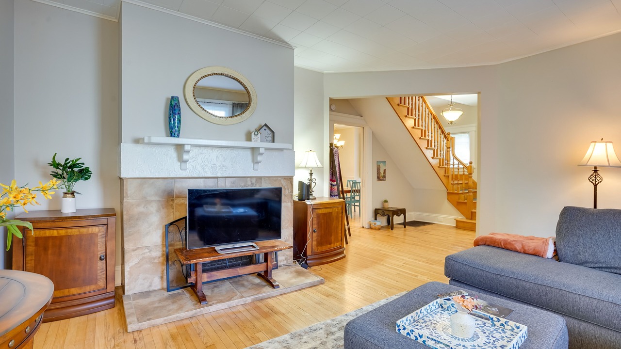 Photo of Livingroom in Eastside