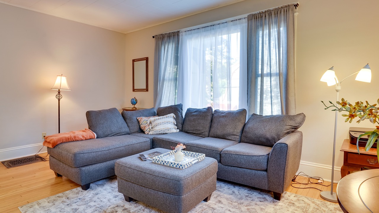 Photo of Livingroom in Eastside