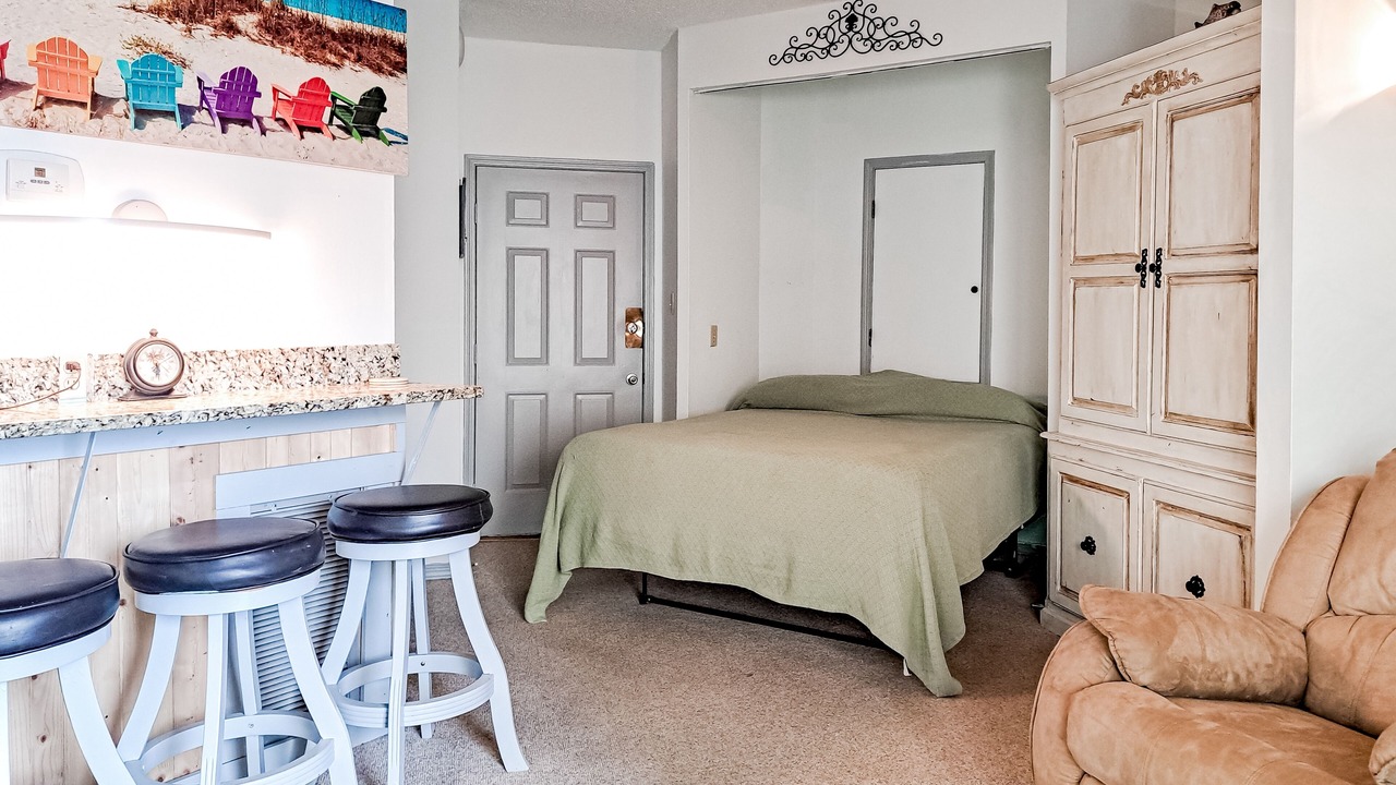 Photo of Bedroom in Orange Beach East