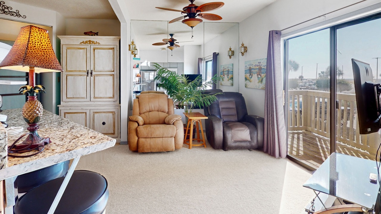Photo of Livingroom in Orange Beach East