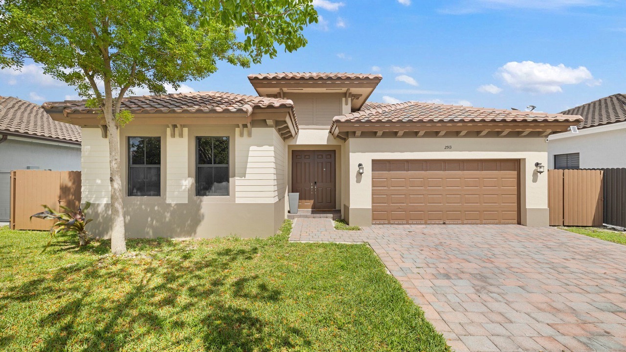 Photo of Outdoor in Tamiami
