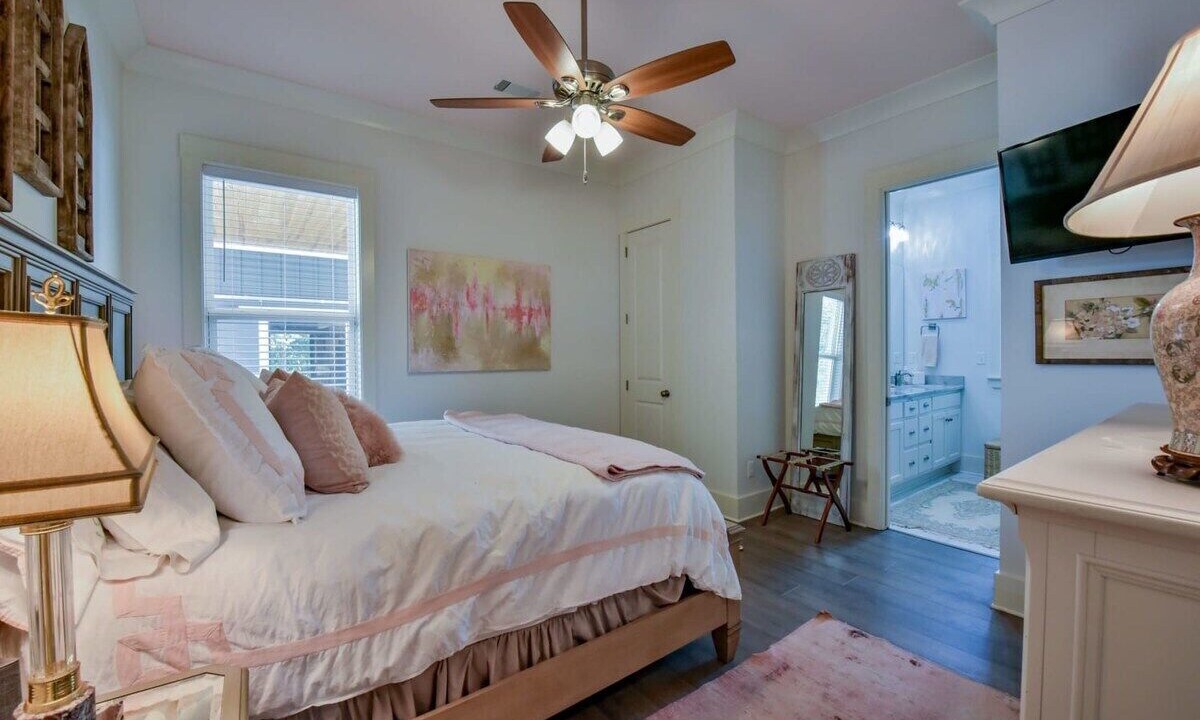 Photo of Bedroom in Tuscaloosa