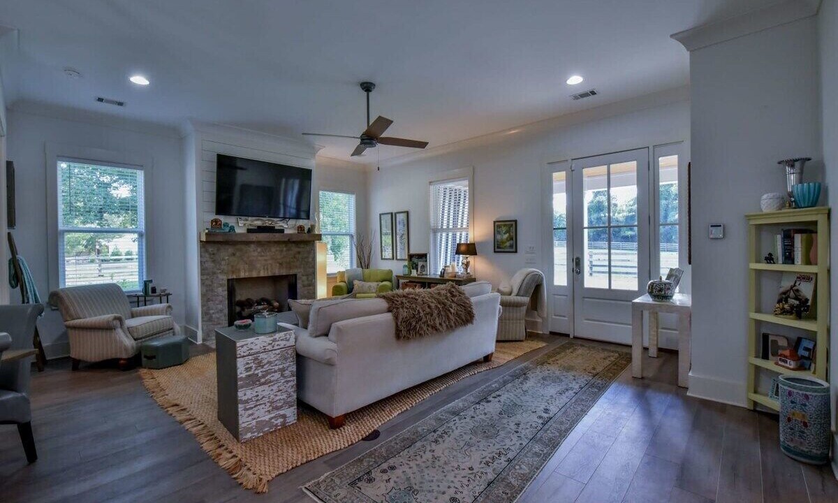 Photo of Livingroom in Tuscaloosa