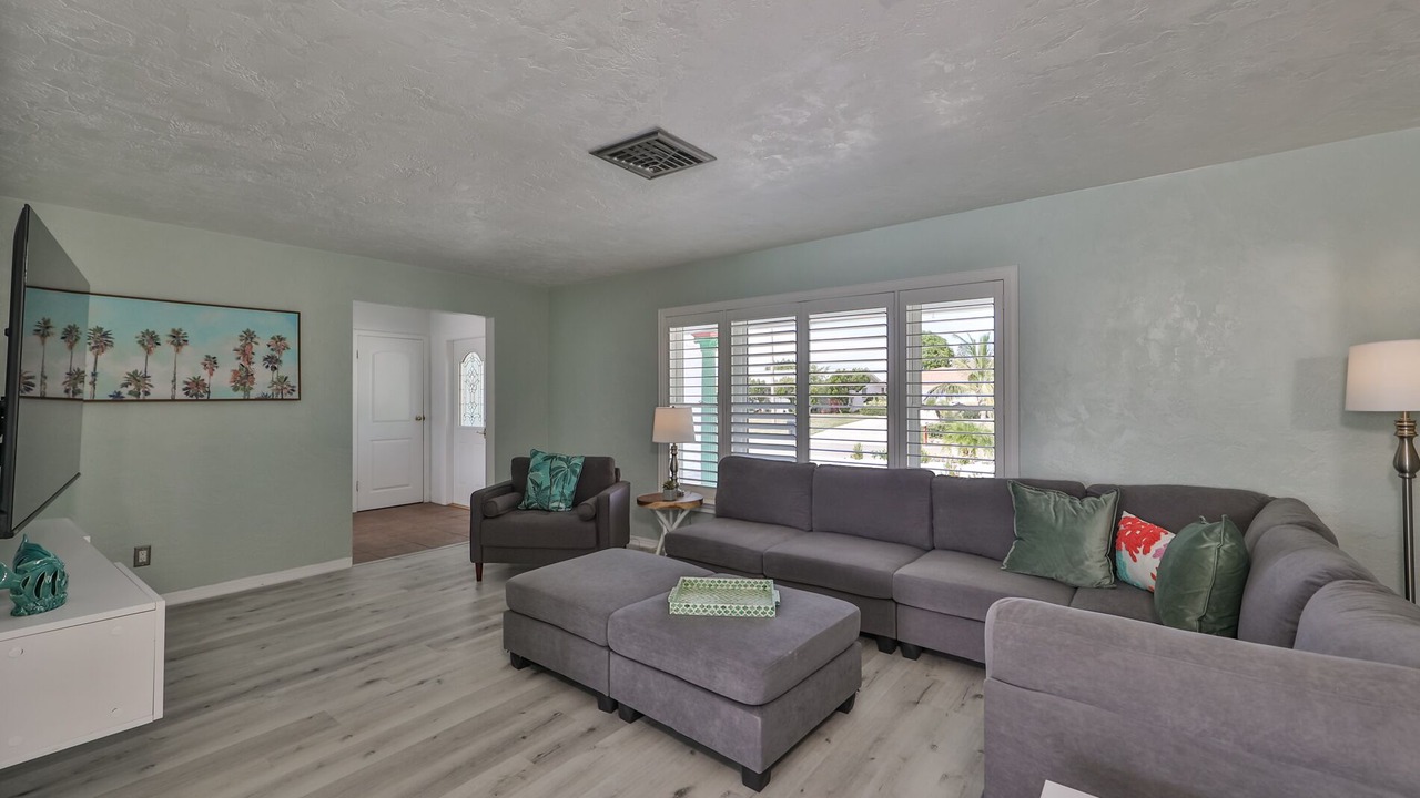 Photo of Livingroom in Apollo Beach